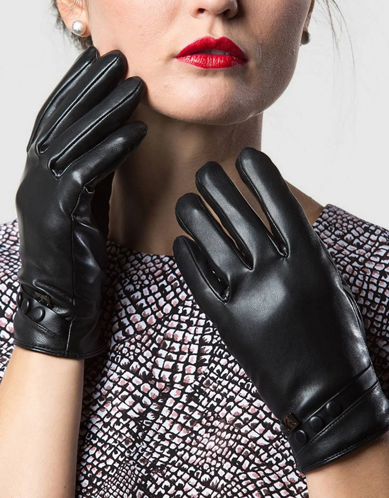 Women's  Touchscreen Three Button Winter Gloves